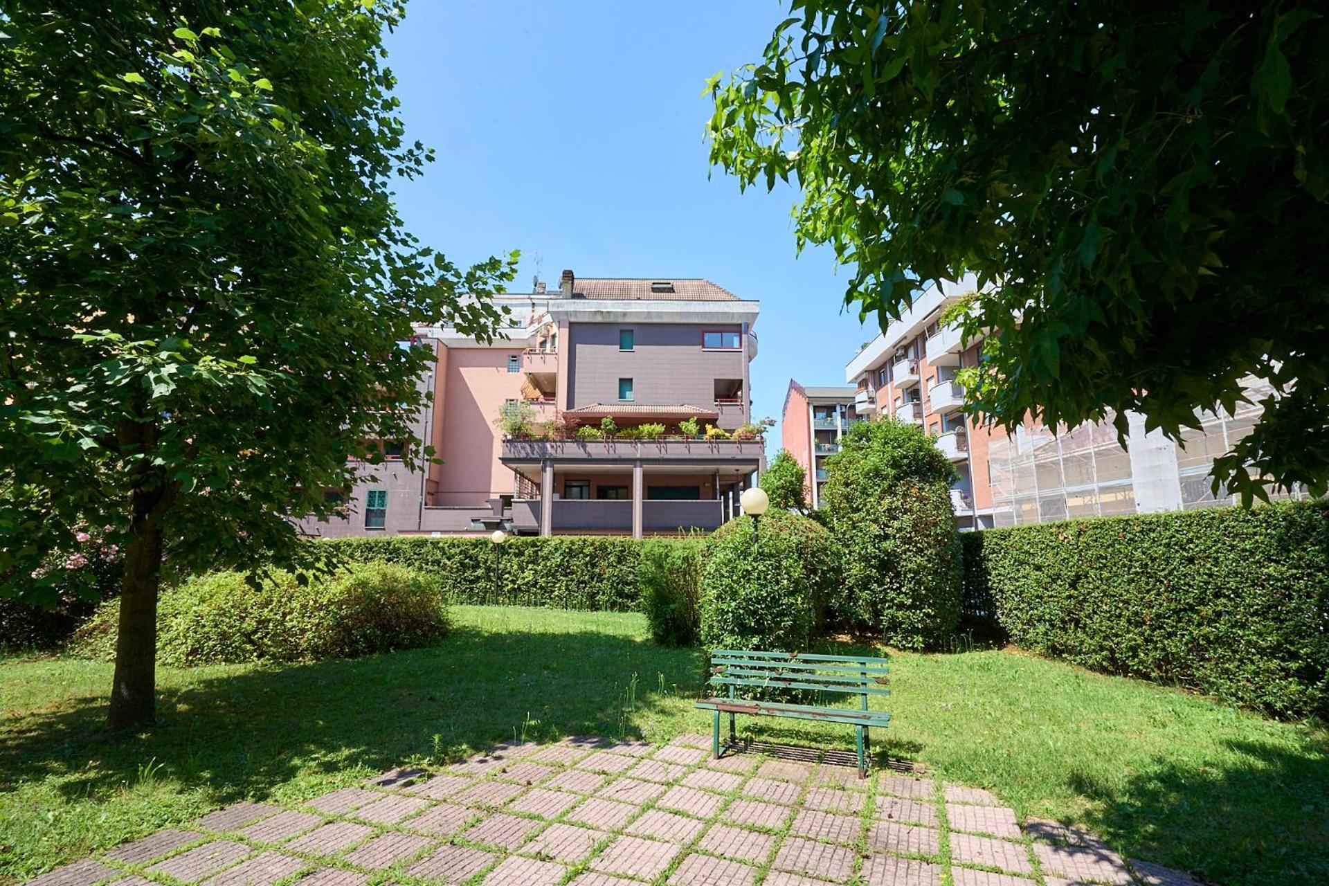 Апартаменты -Luminosa 5 Stars With Balcony- Wifi Netflix 15 Minutes From Duomo Милан Экстерьер фото